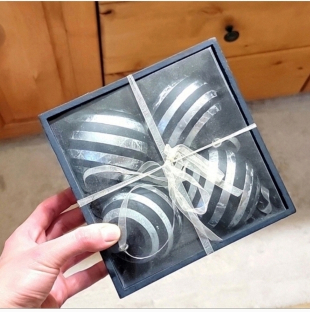 Silver Striped Ornaments Set